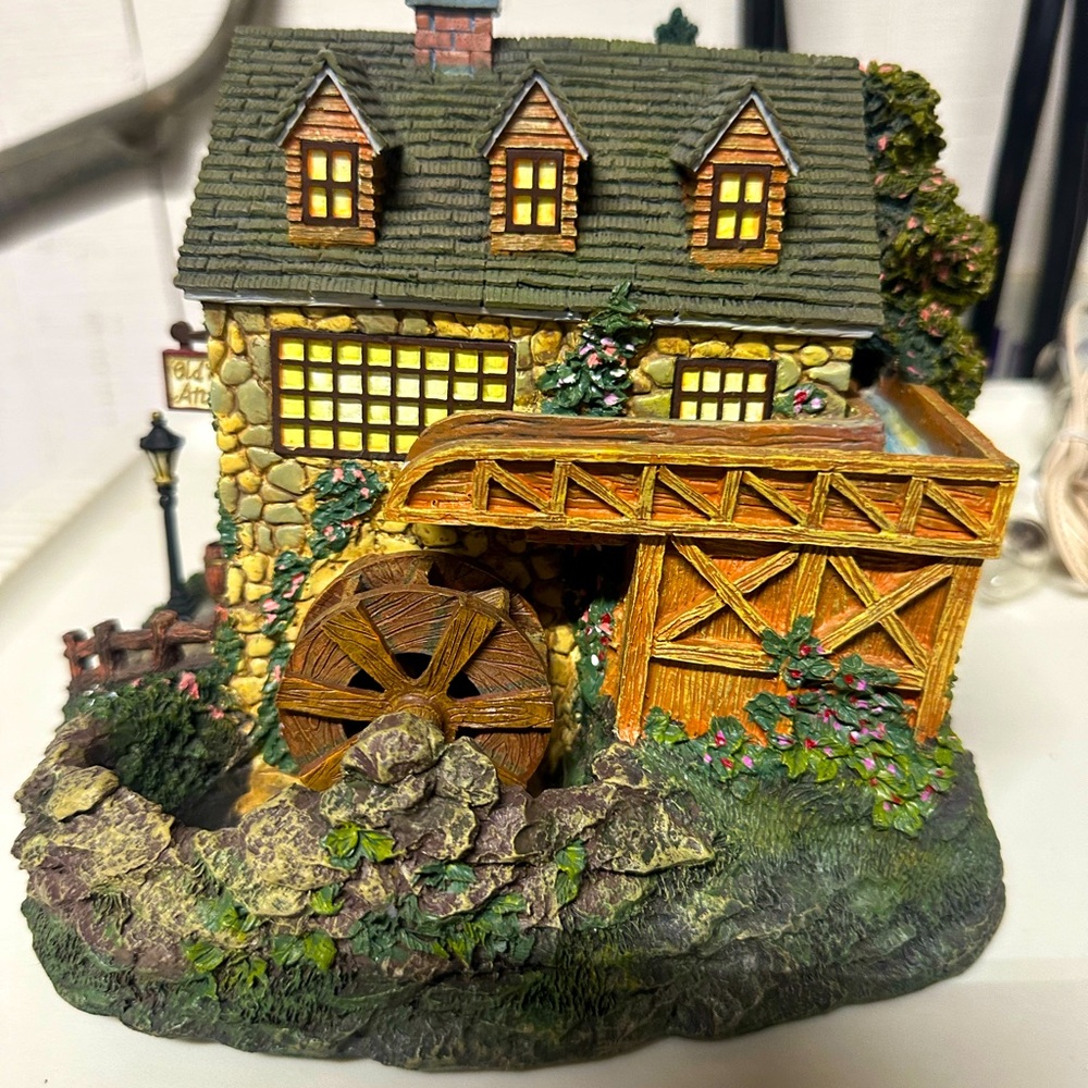 Thomas Kinkade Hawthorne Villages Stonebrook Mill w/ light